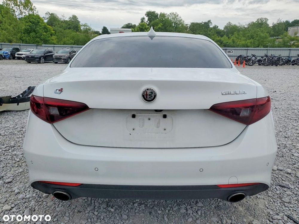 Alfa Romeo Giulia 2.0 Turbo 16V AT8-Q4 Sprint - 6