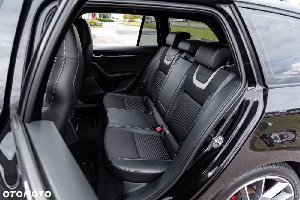 Skoda Octavia 2.0 TDI DSG RS - 20