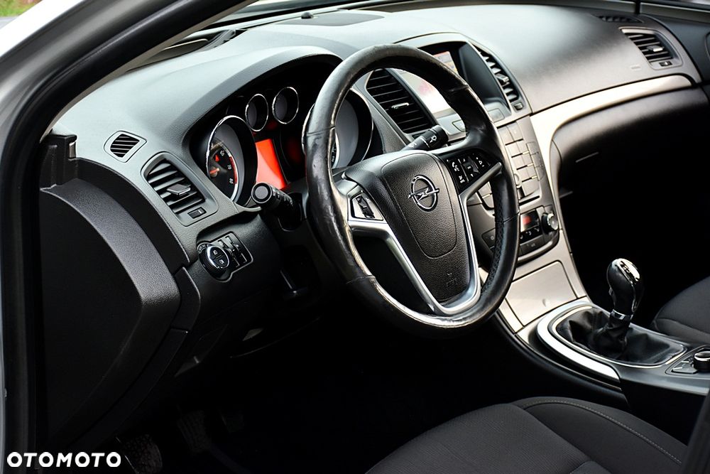 Opel Insignia 1.8 Executive - 17