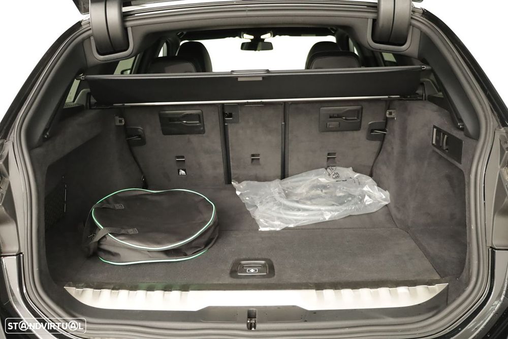 BMW 330 e Edição Desportiva M Auto - 23
