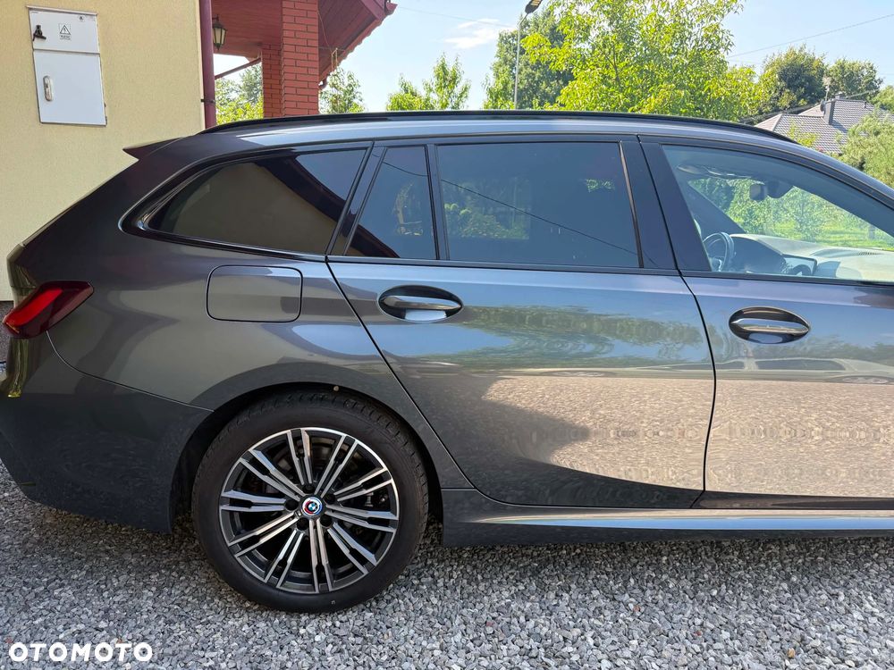 BMW Seria 3 320d xDrive mHEV M Sport - 11