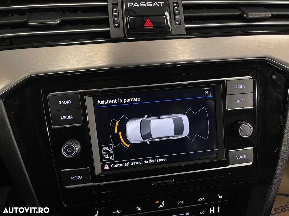 Volkswagen Passat 2.0 TDI DSG Highline - 16