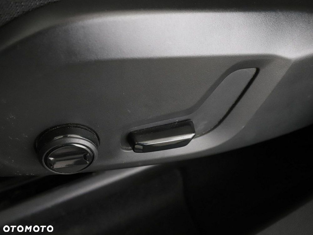 Volvo XC 60 B4 D AWD Geartronic Momentum - 35