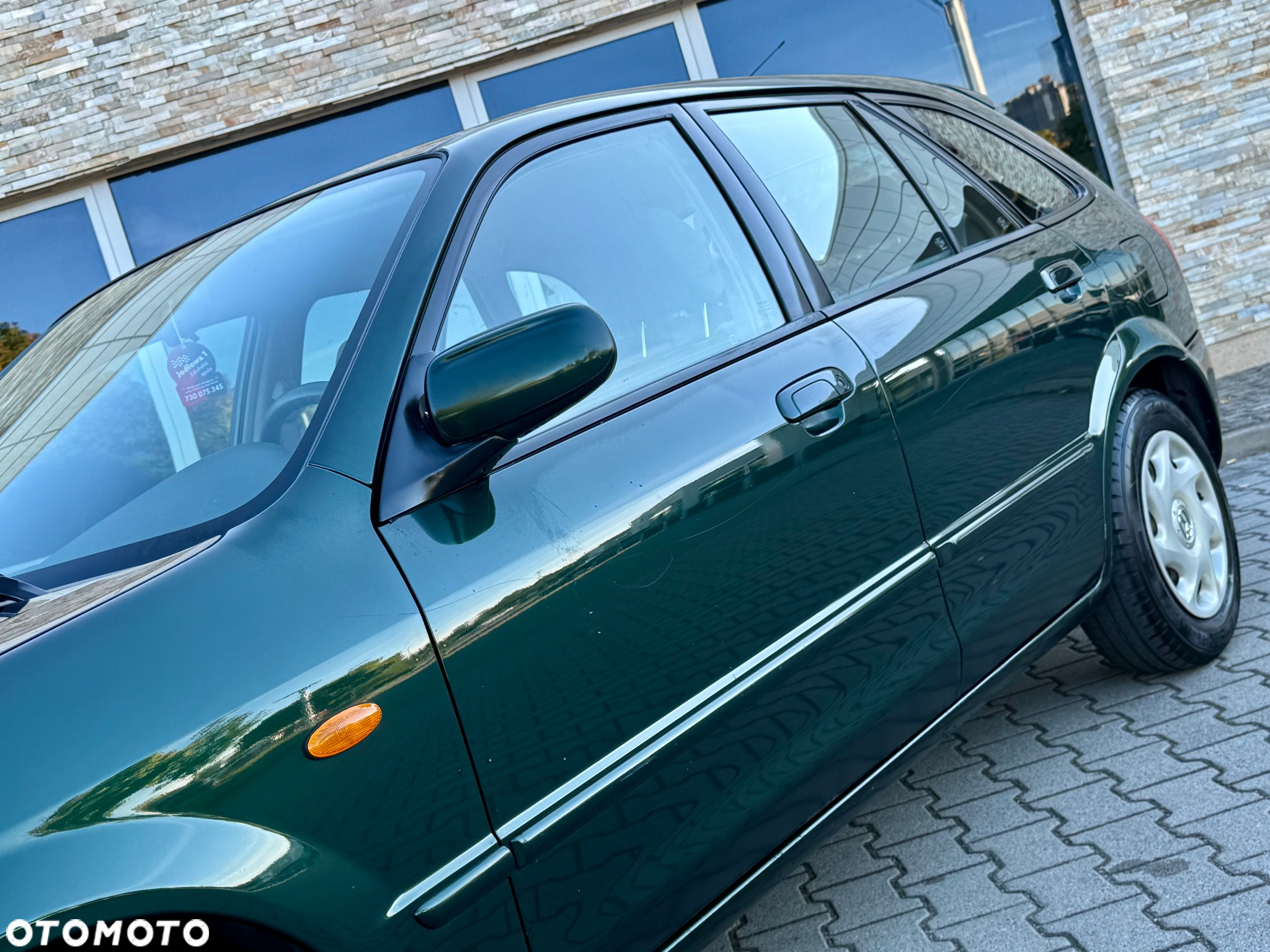 Mazda 323F 1.6 Exclusive - 26