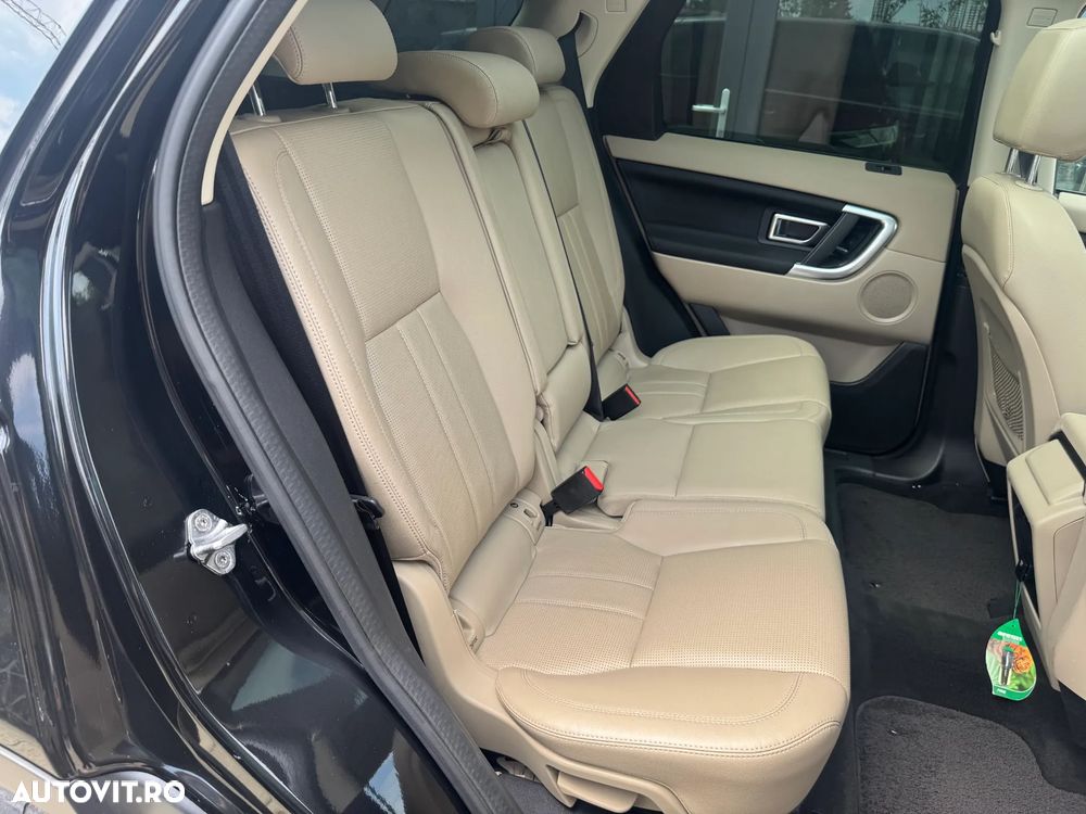 Land Rover Discovery Sport - 11