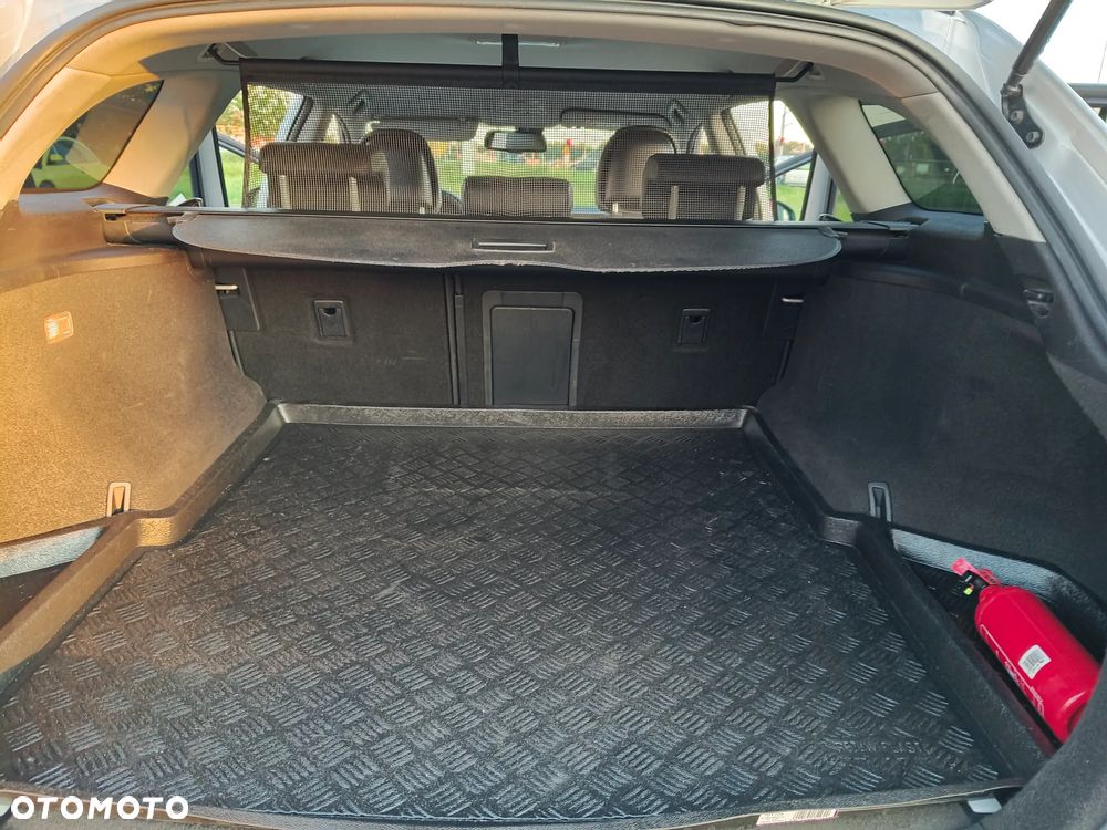Toyota Avensis 1.8 Premium - 11
