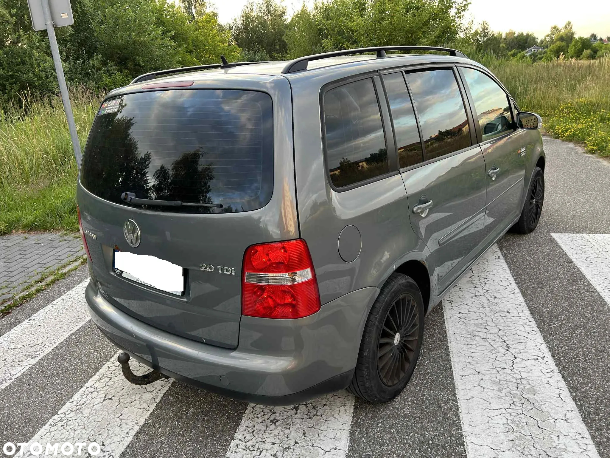 Volkswagen Touran 2.0 TDI Highline DSG - 23