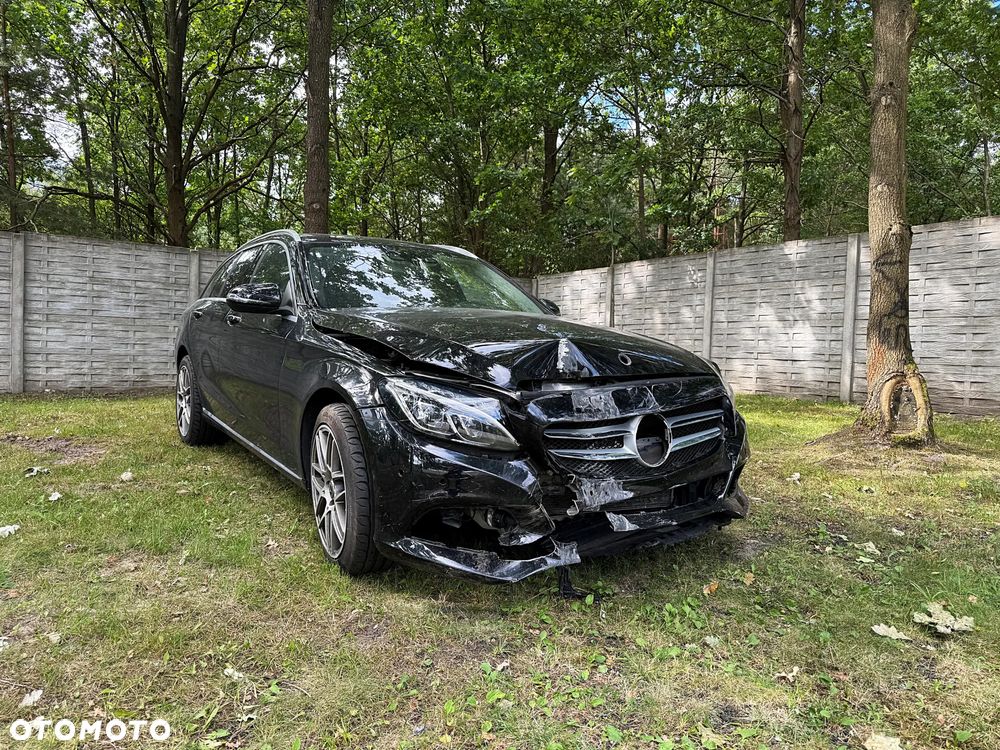 Mercedes-Benz Klasa C 220 d 4Matic 9G-TRONIC Avantgarde - 2