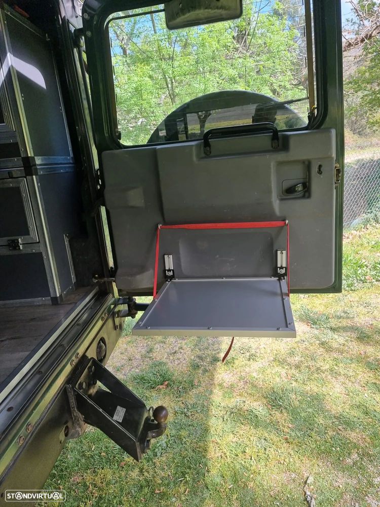 Land Rover Defender 110 2.5 TD5 Metal Top - 12