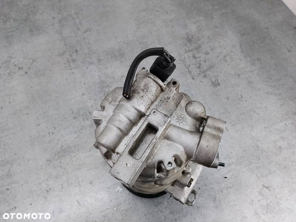 POMPA, SPRĘŻARKA KLIMATYZACJI VW TOURAN II 2.0 TDI - 5