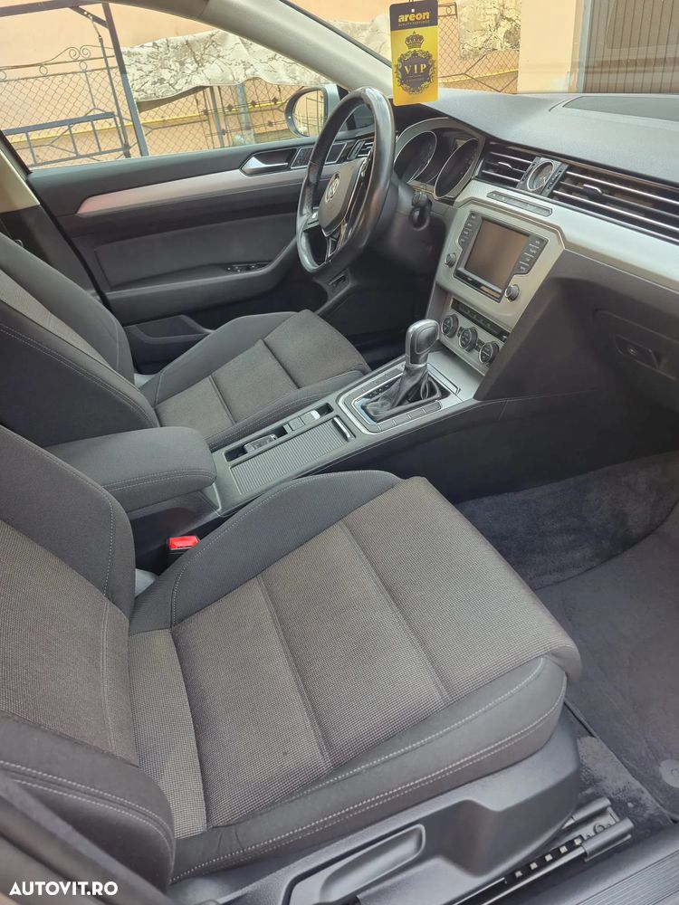 Volkswagen Passat - 2