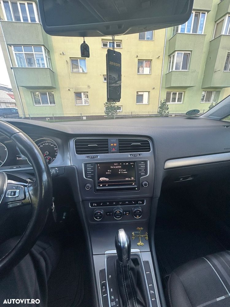 Volkswagen Golf - 3