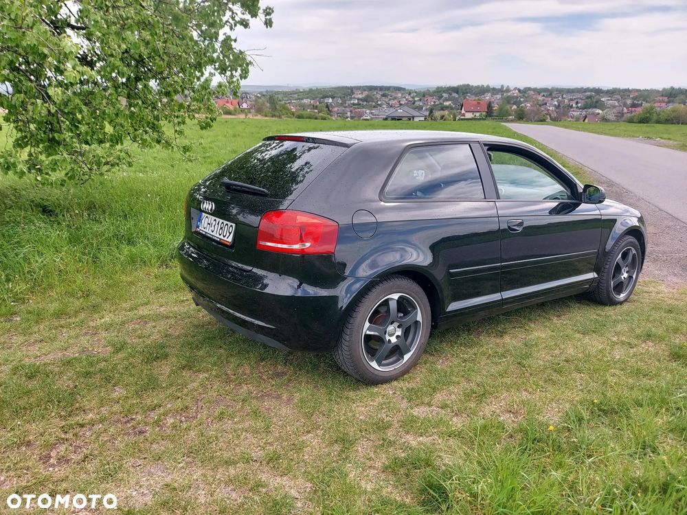 Audi A3 3-drzwiowe 1.6 TDI DPF Ambiente S tronic - 4