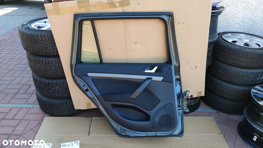 Drzwi lewe tylne Skoda Octavia II kombi kod: 9901 - 5