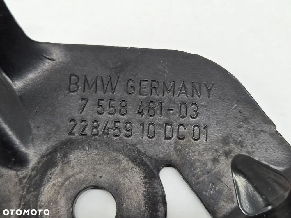BMW E81 E87 LCI E90 E91 Wspornik przewodu płynu chłodzącego 7558481 - 3