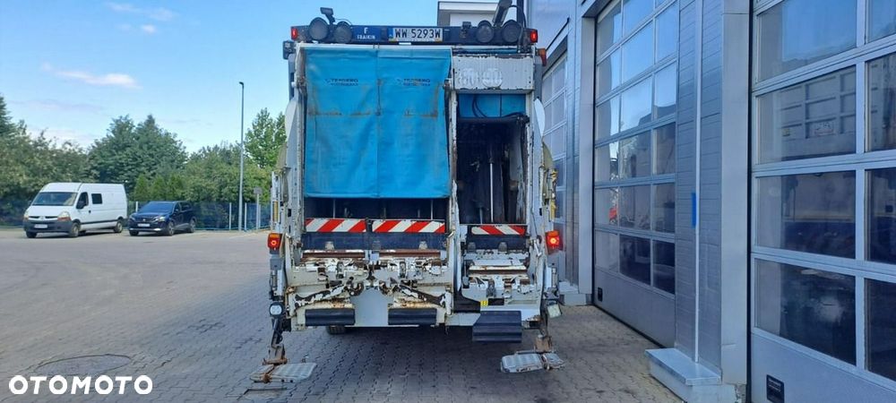 Renault Premium - 8