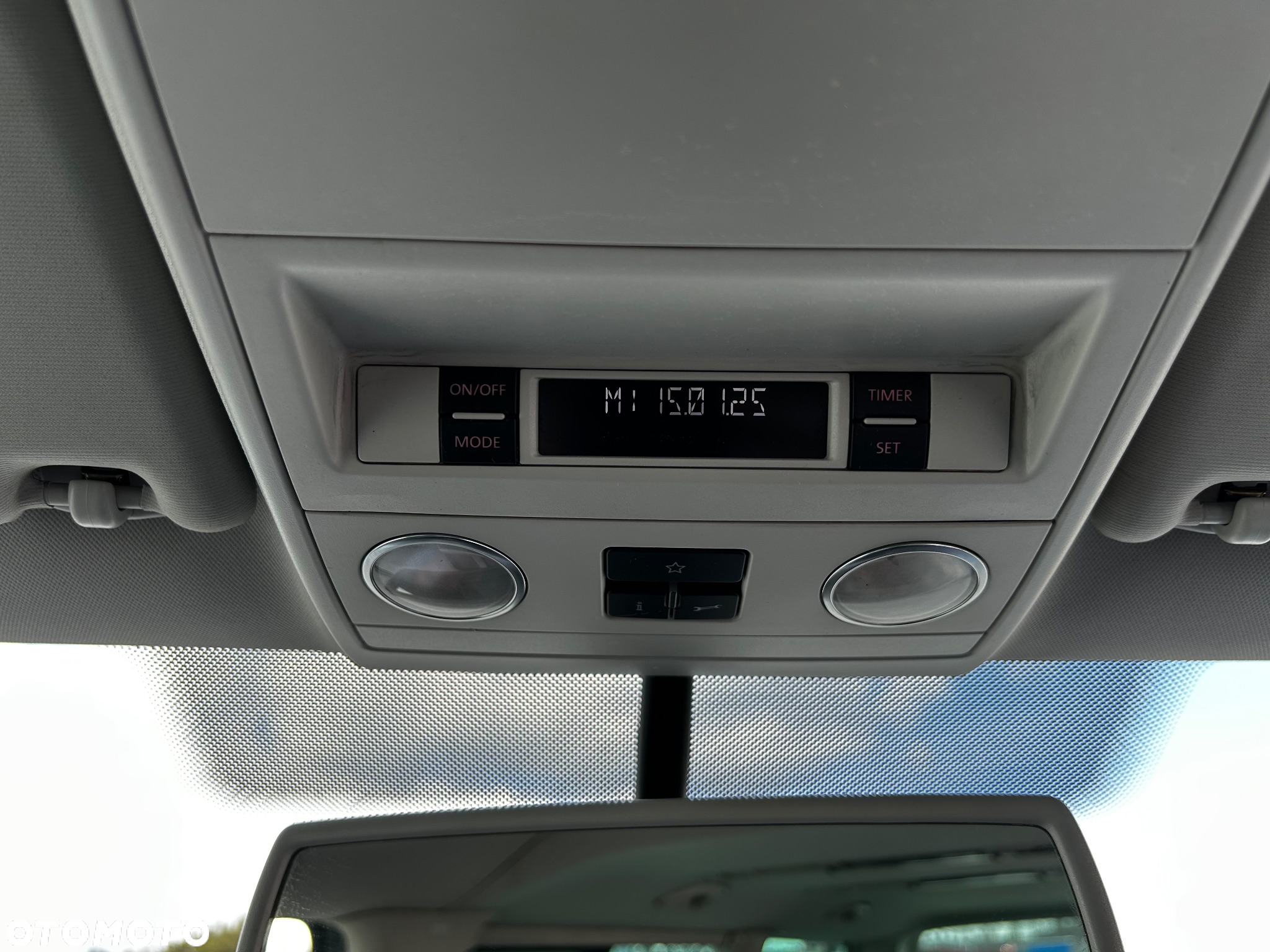 Volkswagen Caravelle - 15