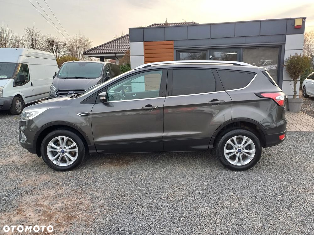 Ford Kuga 1.5 TDCi 2x4 Titanium - 4