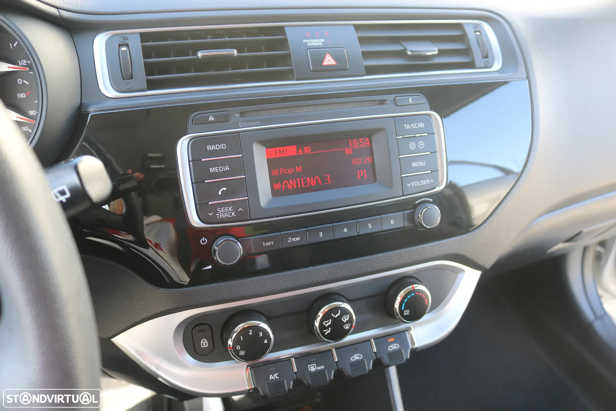 Kia Rio - 8