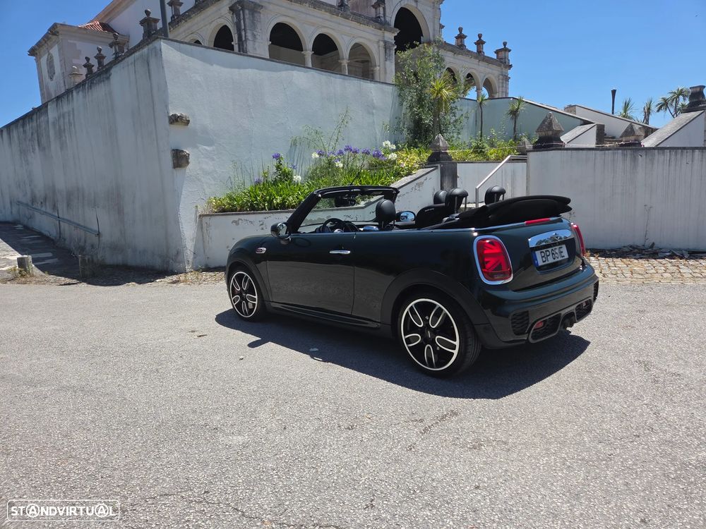 MINI Cabrio John Cooper Works - 13