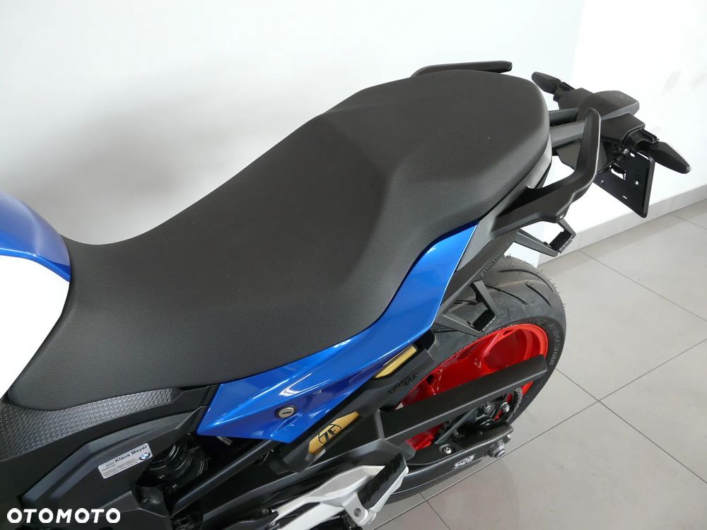 BMW XR - 12