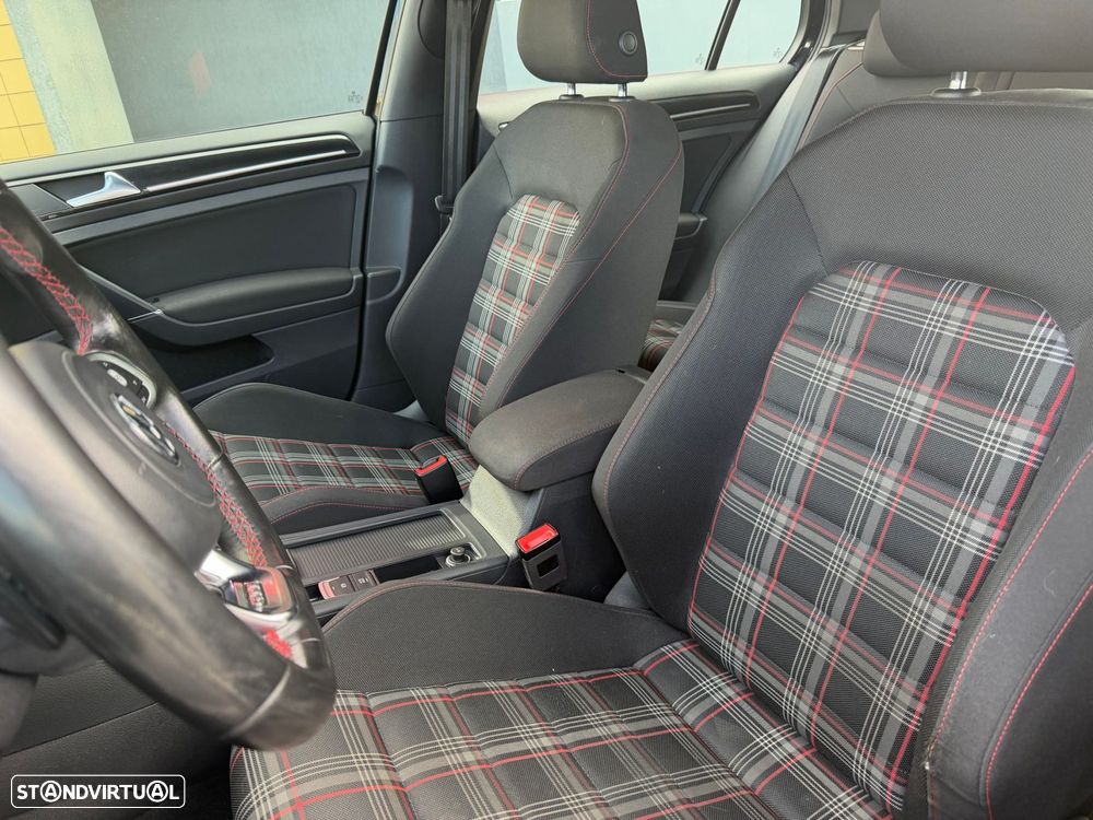 VW Golf 2.0 TSi GTi DSG - 10