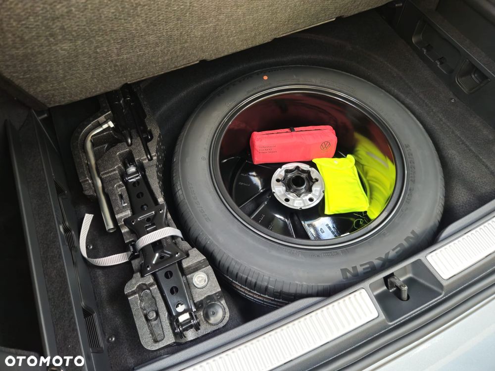 Volkswagen Passat - 37