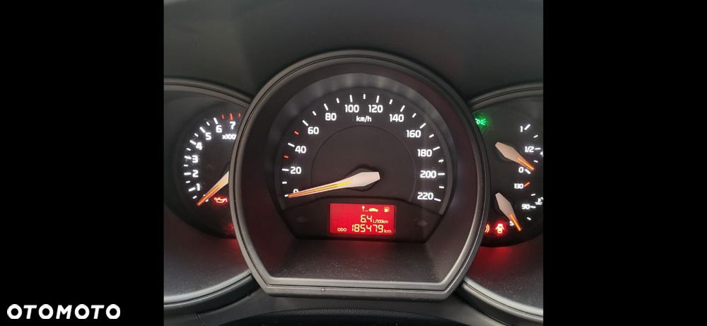 Kia Rio 1.4 L - 19