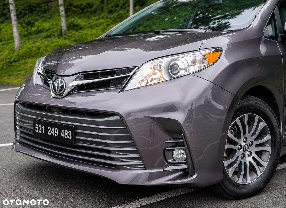 Toyota Sienna - 6