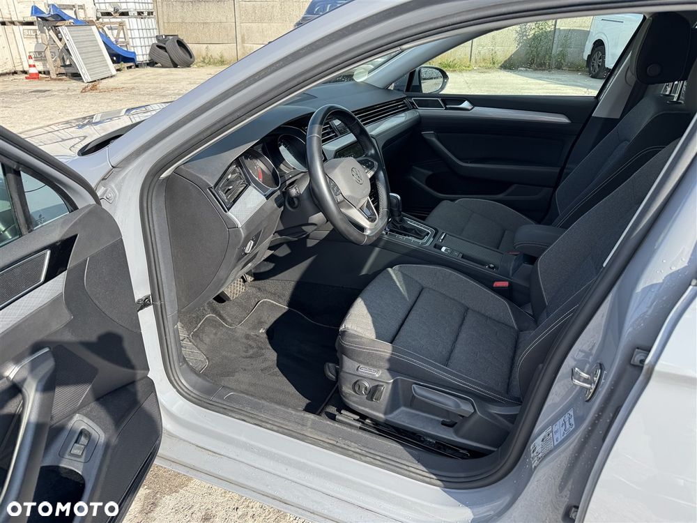 Volkswagen Passat - 20