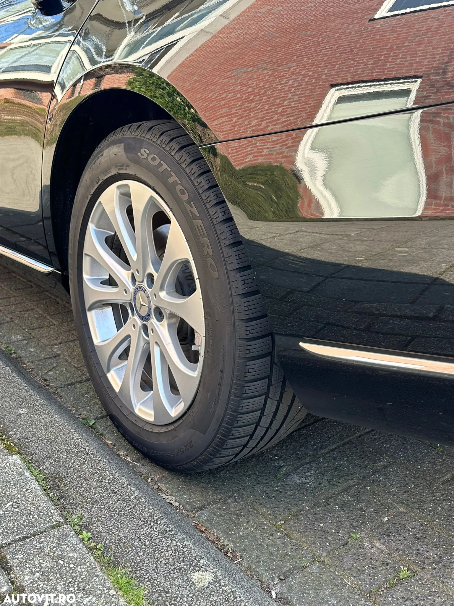 Mercedes-Benz E 220 d Aut. - 8