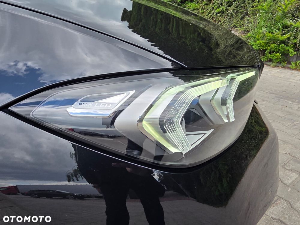 BMW Seria 3 330i xDrive M Sport - 11