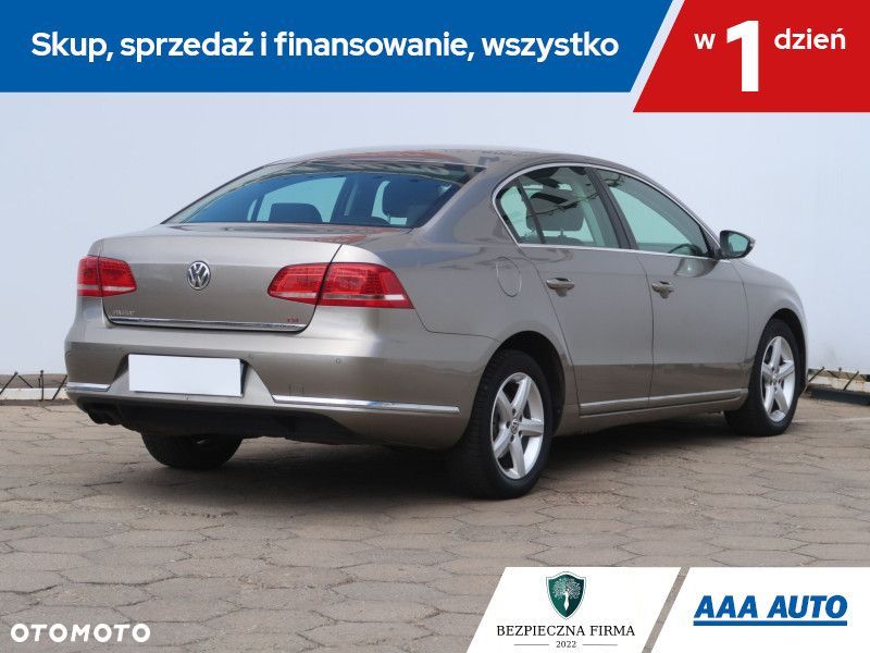Volkswagen Passat Variant - 7