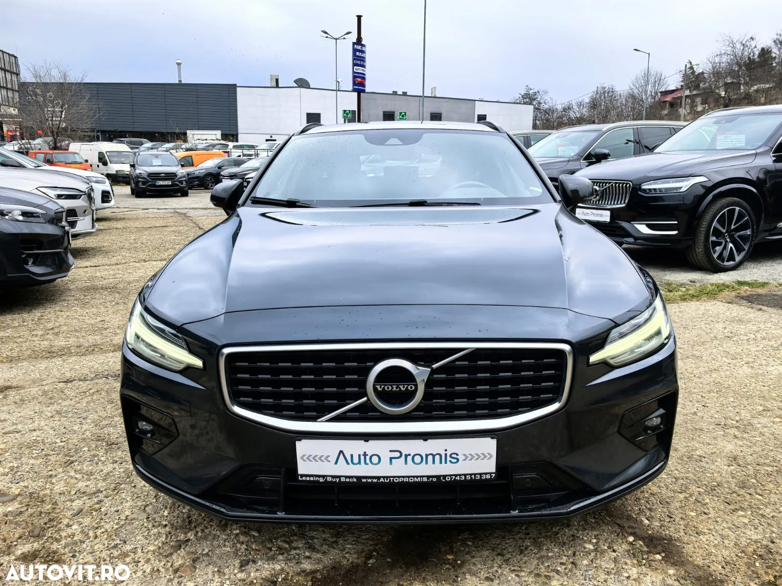 Volvo V60 D3 R-Design - 10