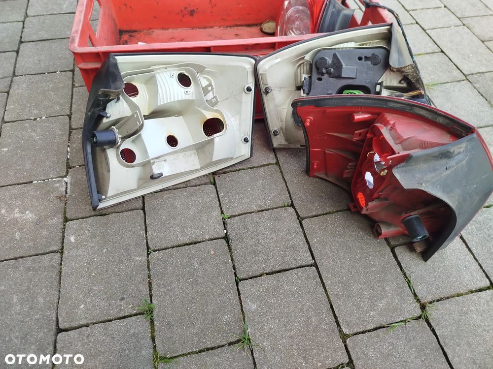 Audi A4 B6 sedan lampa tylna lewa lub prawa - 5