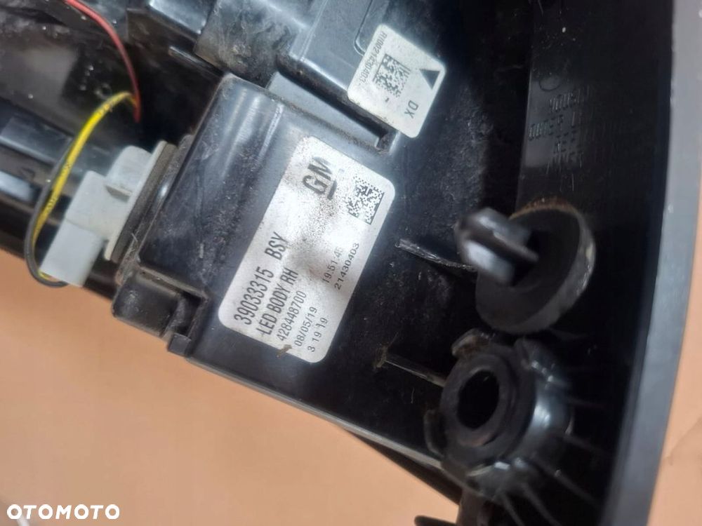 LAMPA TYLNA PRAWA PRAWY TYŁ LED LEDOWA OPEL ZAFIRA III C 39033315 - 6