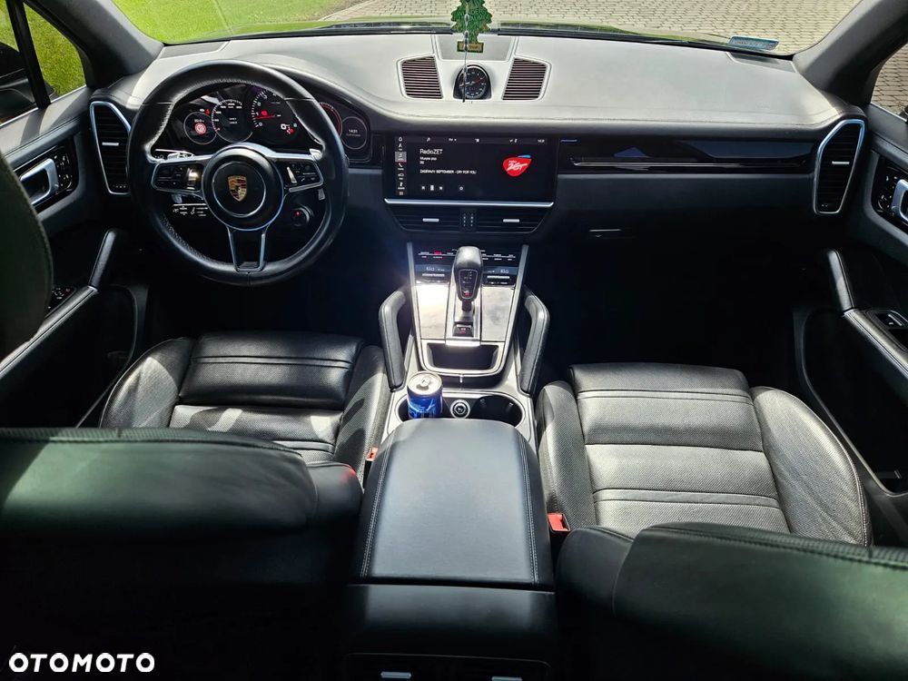 Porsche Cayenne - 26