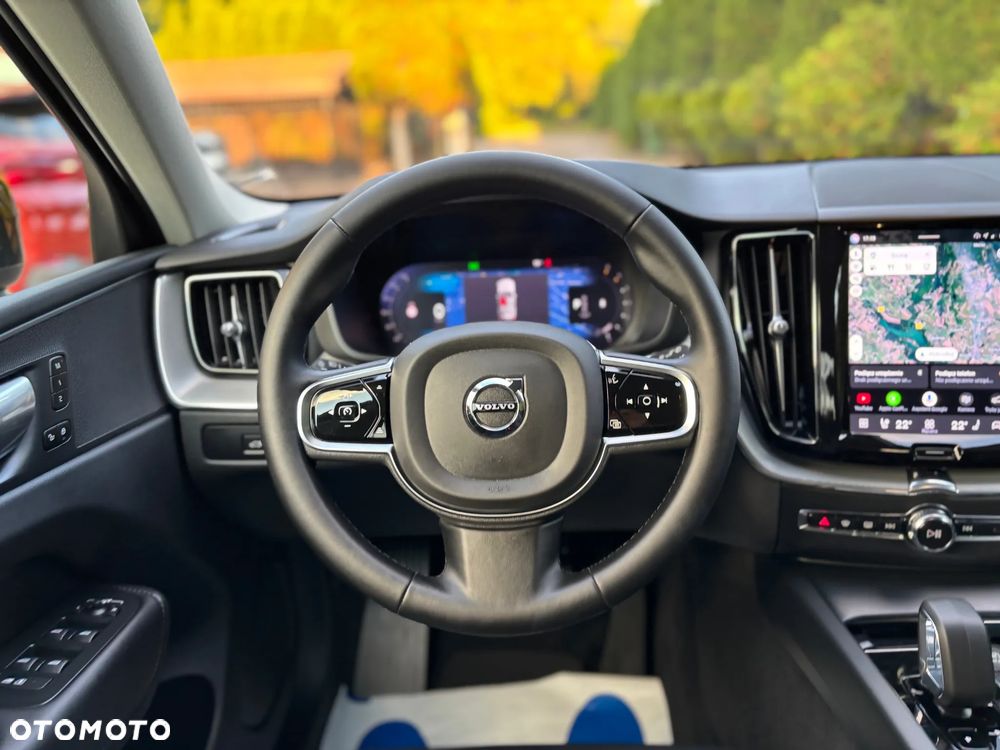 Volvo XC 60 B4 D AWD Plus Dark - 24