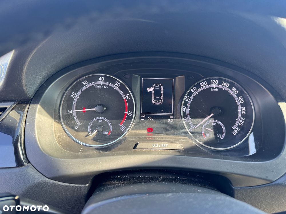 Skoda RAPID Spaceback 1.0 TSI Clever - 21