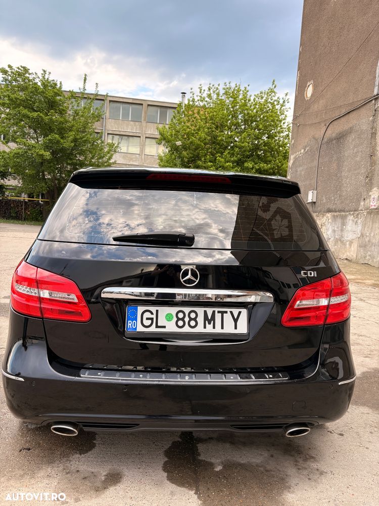 Mercedes-Benz B 180 - 9