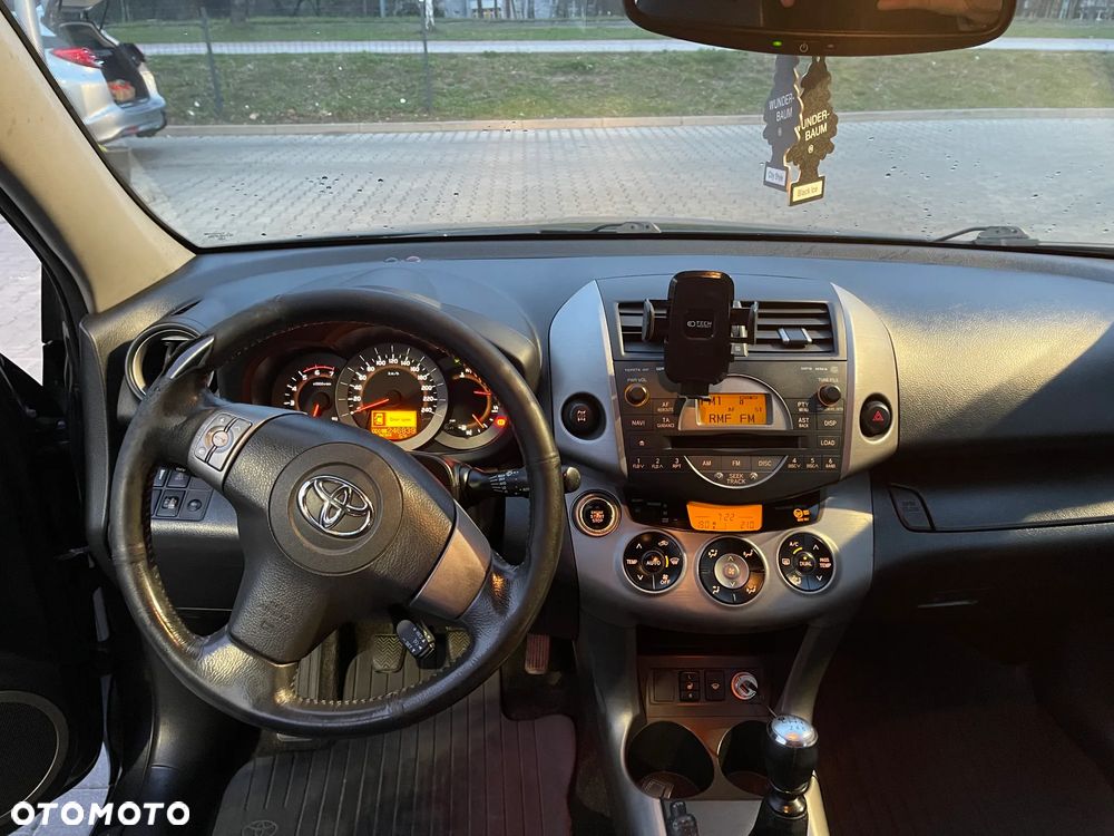 Toyota RAV4 2.2 D-4D Prestige - 17