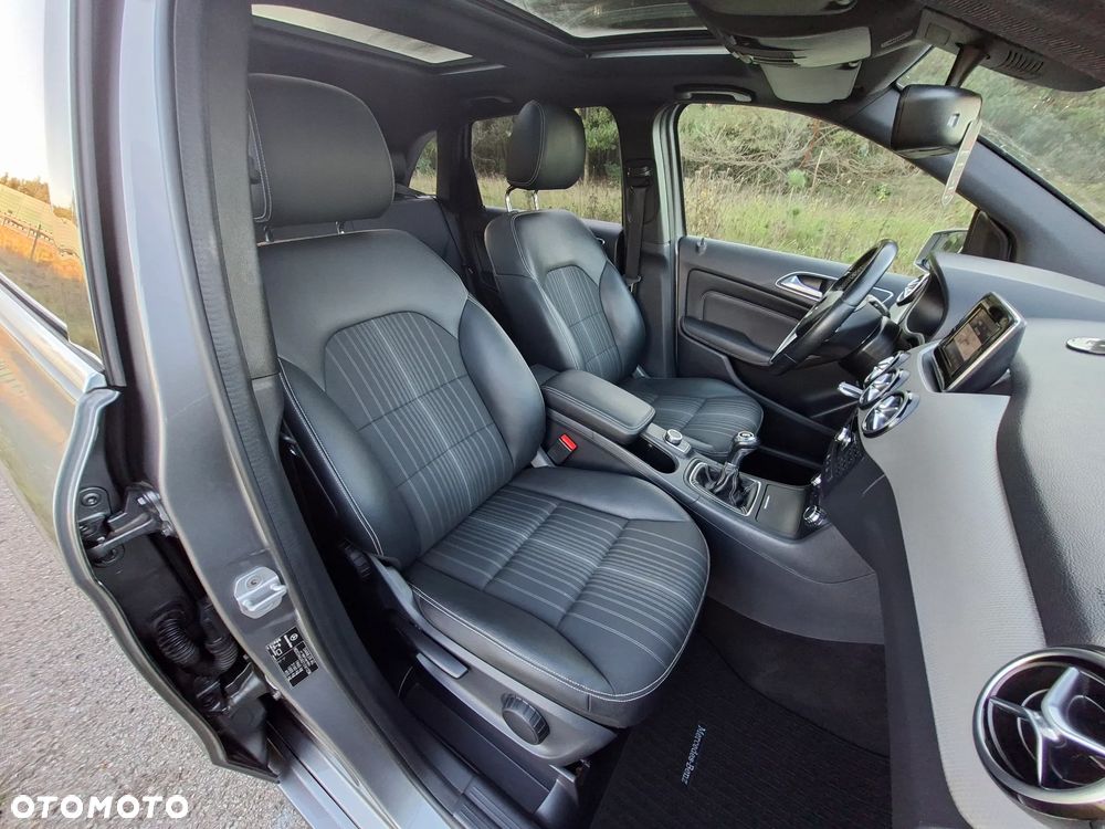 Mercedes-Benz Klasa B 180 BlueEFFICIENCY Edition 1 - 35