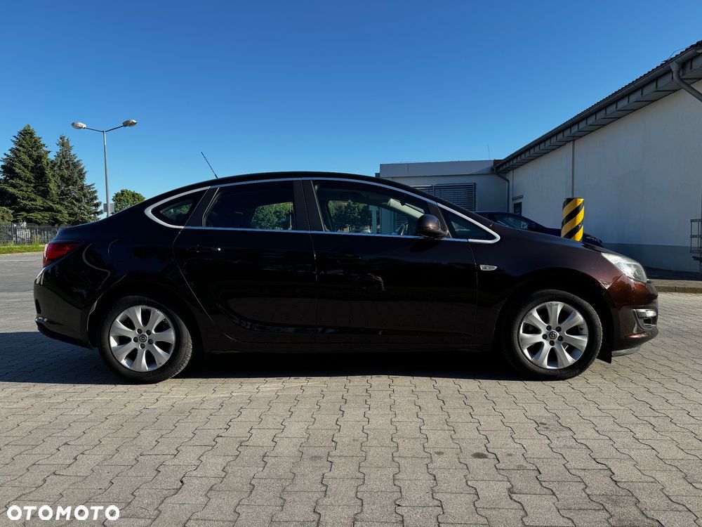 Opel Astra 1.4 T Active EU6 - 4