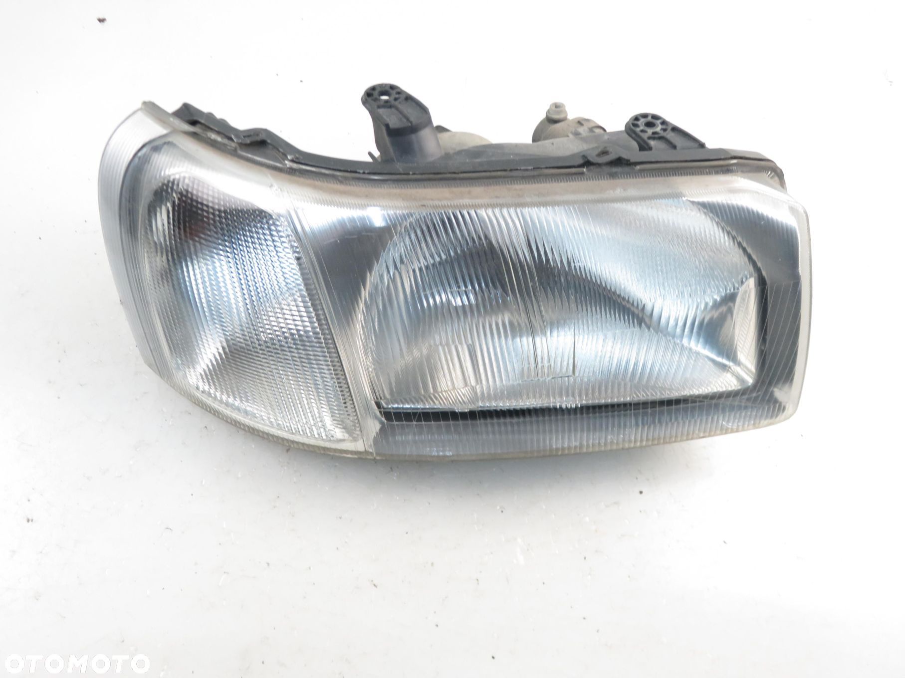 LAMPA PRAWA PRZEDNIA LAND ROVER FREELANDER (L314) - 1