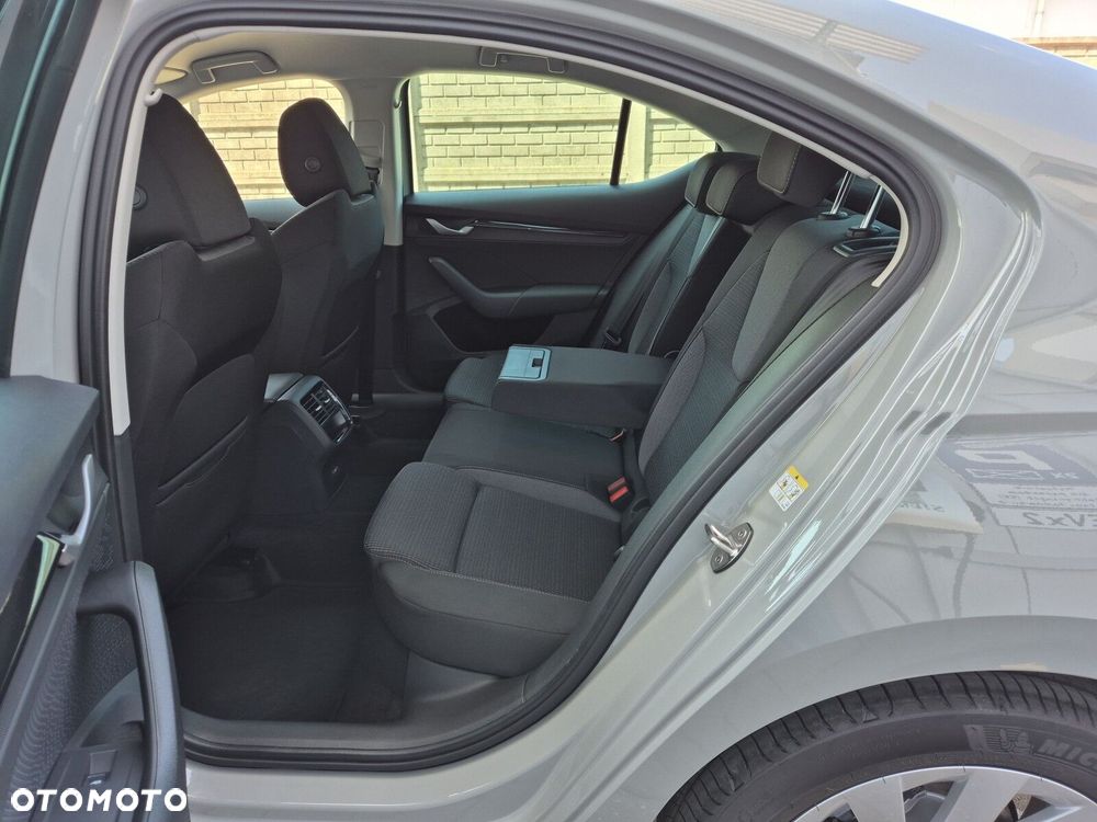 Skoda Octavia 1.5 TSI mHEV Drive Selection DSG - 21