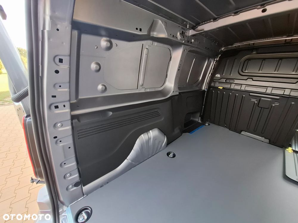 Toyota Proace City L2 1,5-l - 17