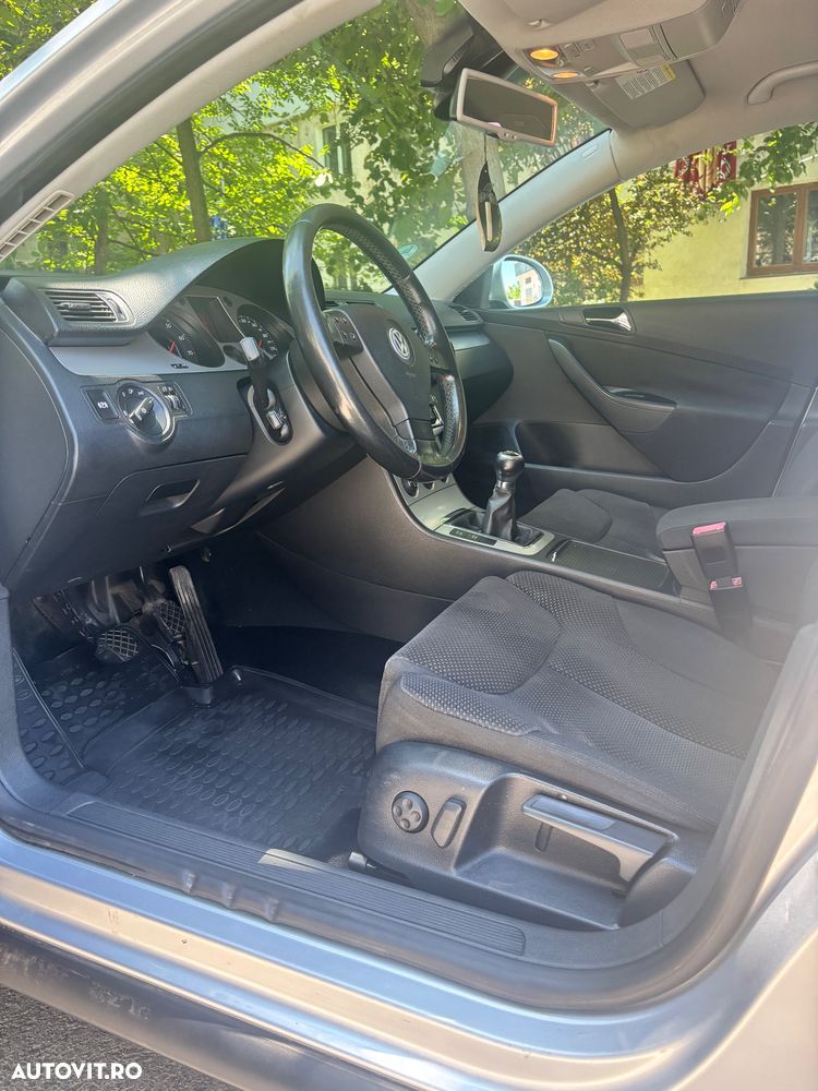 Volkswagen Passat 1.6 FSI Comfortline - 10