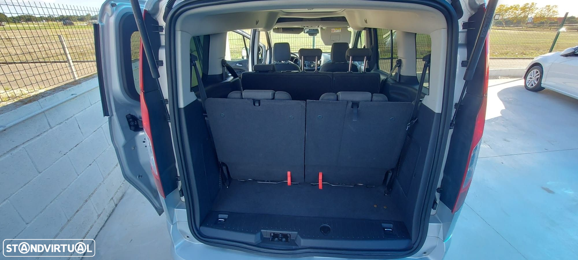 Ford Tourneo Connect Grand 1.5 TDCi S&S Trend - 19