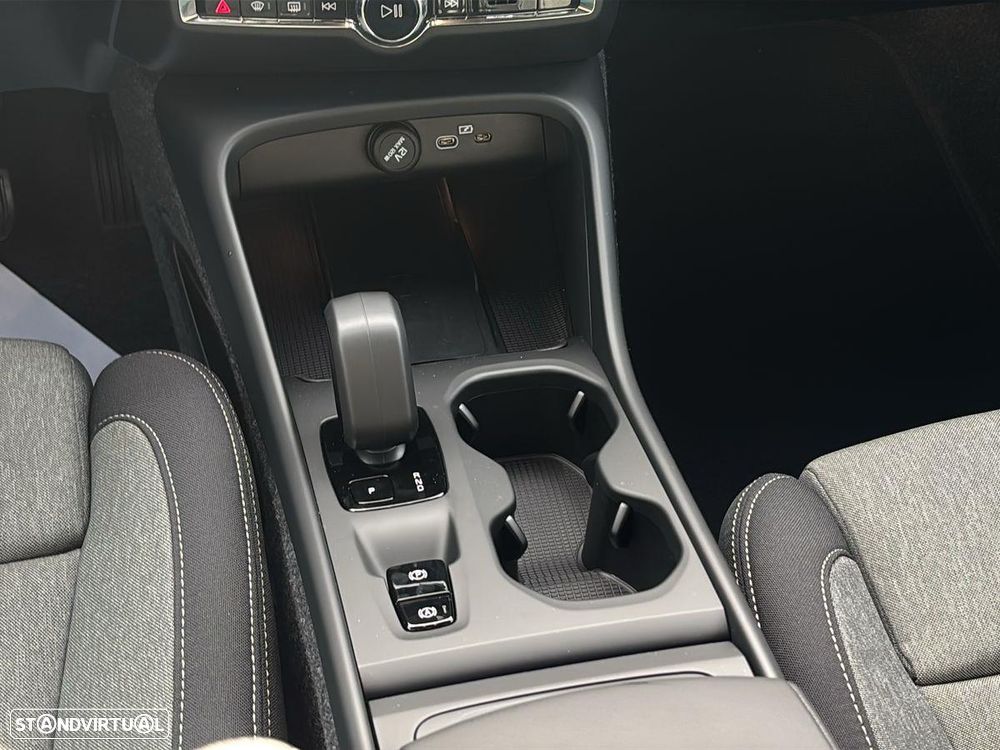 Volvo XC 40 2.0 B3 Core - 18