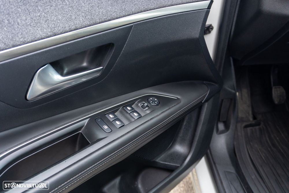 Peugeot 3008 PureTech 130 Stop & Start GPF Allure - 14